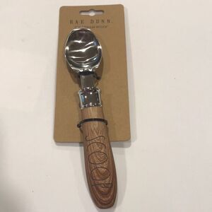 - NWT Rae Dunn ice cream scoop